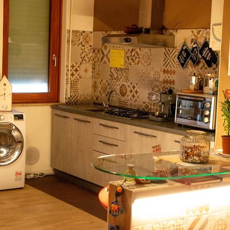 Bed and Breakfast Emmanueli65 Fronte Clinica Per 4 Matrimoniale E Castello Piacenza Exterior foto