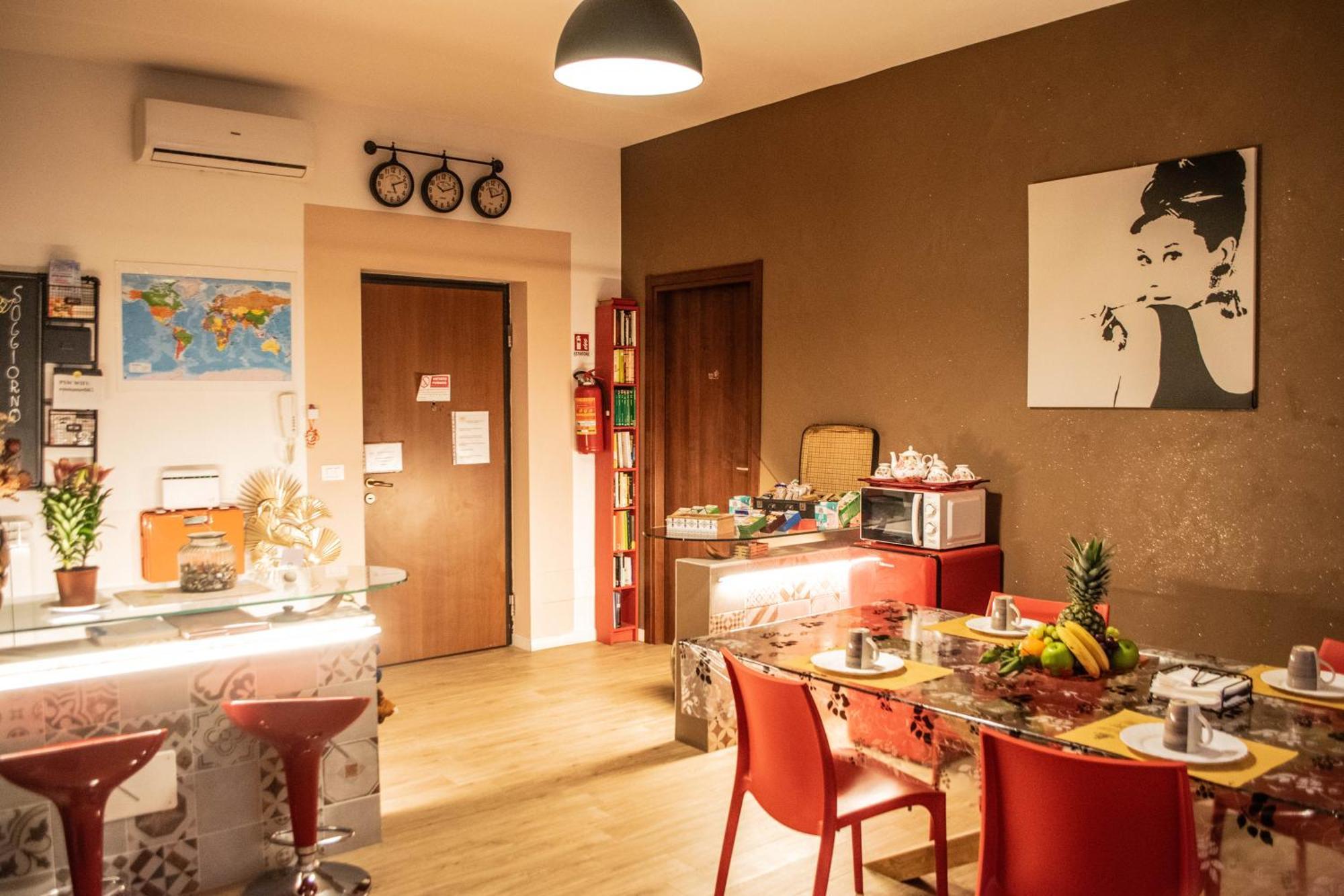 Bed and Breakfast Emmanueli65 Fronte Clinica Per 4 Matrimoniale E Castello Piacenza Exterior foto