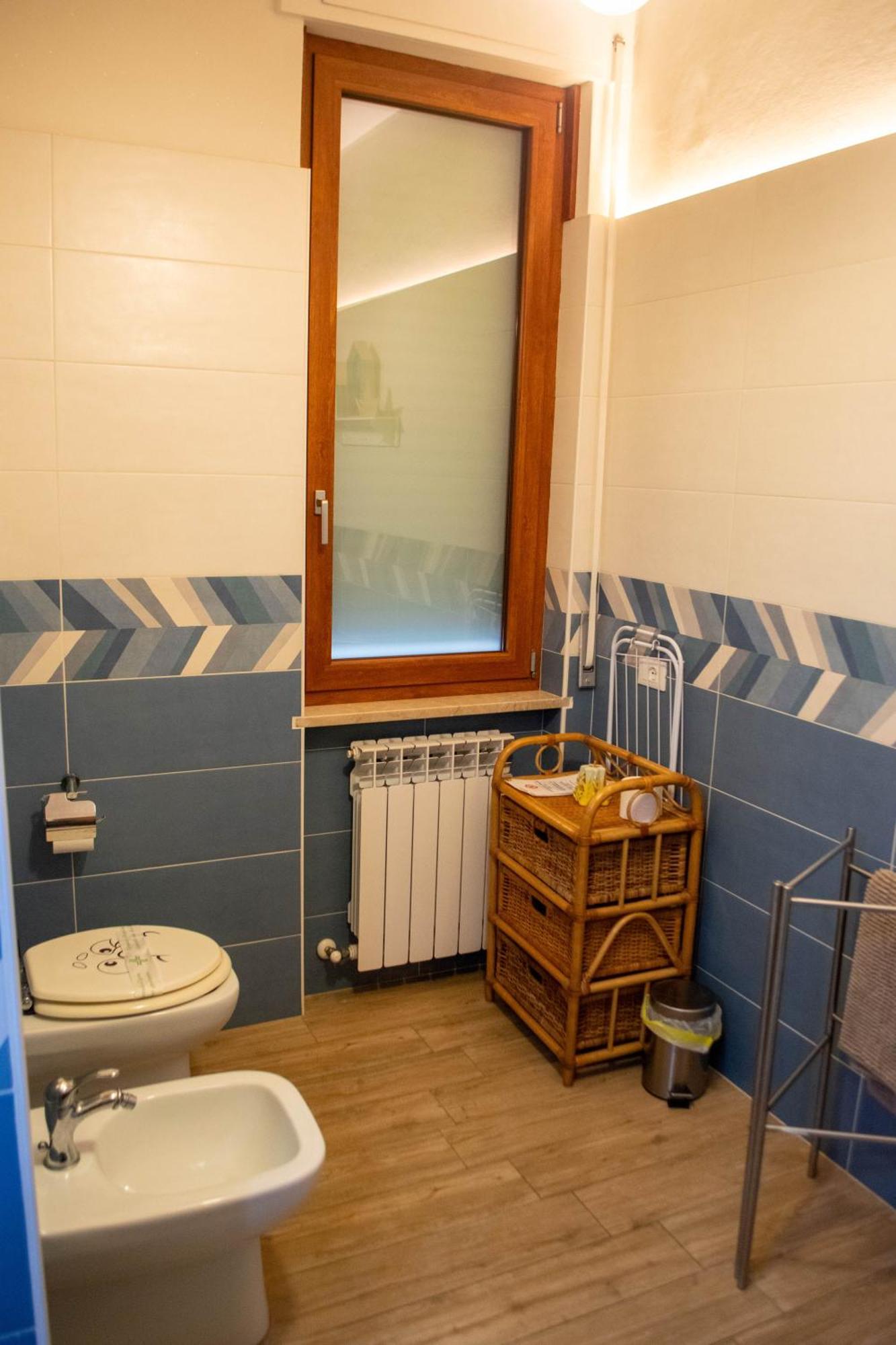Bed and Breakfast Emmanueli65 Fronte Clinica Per 4 Matrimoniale E Castello Piacenza Exterior foto